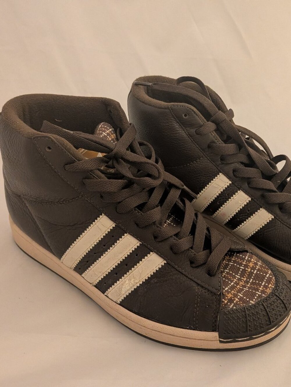 Adidas Sneakers Mens Shoes Half Shells Brown Hi Tops Size 9.5 Athletic